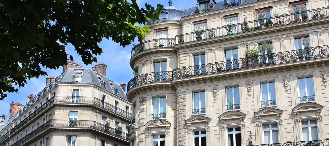 MMM Verwaltung Pisone – Immobilien – Paris / Façades d'immeubles haussmanniens 